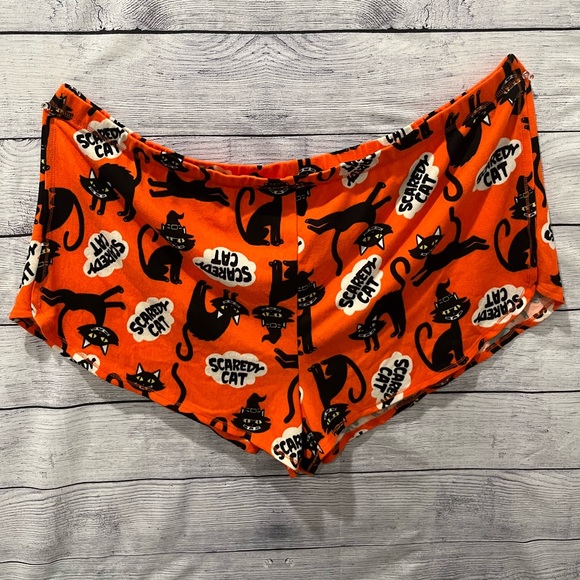 Scaredy Cat Halloween Pajamas 2 piece set. Black and Orange XL top/3XL bottoms. - Picture 7 of 13